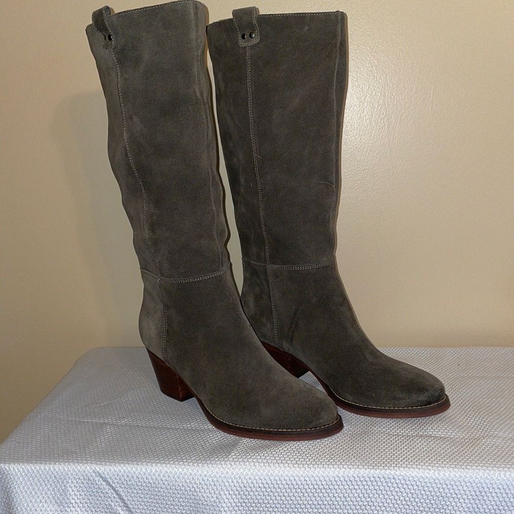 Crown vintage suede knee boots size 7.5 NWOT